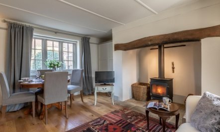 2 Bed in Bridport 1