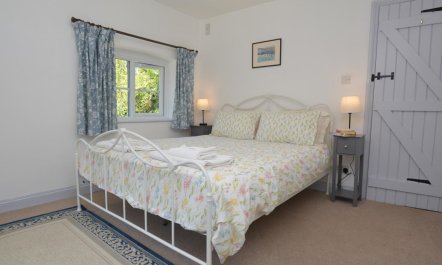 1 Bed in Bridport