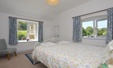 1 Bed in Bridport 9