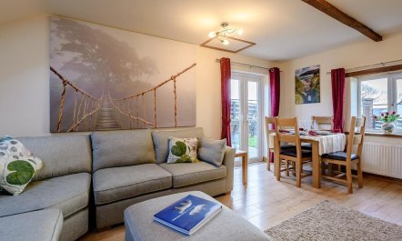 2 Bed in Torrington 6