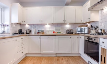 4 Bed in Lyndhurst 1