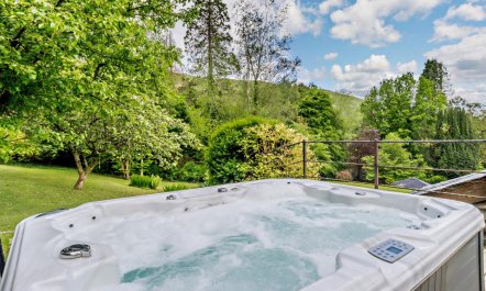 5 Bed in Machynlleth 1