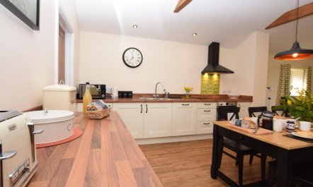 3 Bed in Alford 8