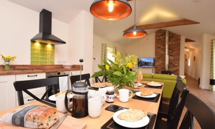 3 Bed in Alford 1