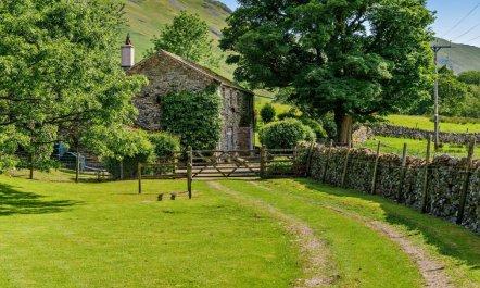 4 Bed in Martindale 1