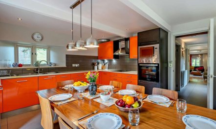 4 Bed in Martindale 8