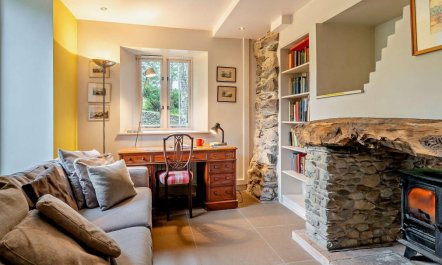 4 Bed in Martindale 6