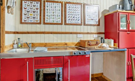 1 Bed in Abergavenny 7