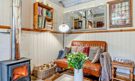 1 Bed in Abergavenny 2