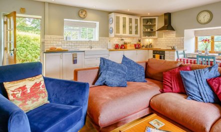 3 Bed in Abergavenny 3