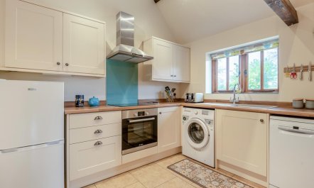 2 Bed in Romsey 8