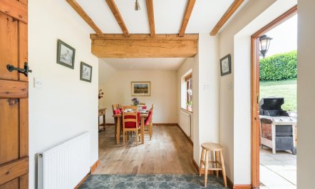 2 Bed in Stratford -upon- Avon 9
