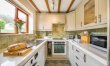 2 Bed in Stratford -upon- Avon 2