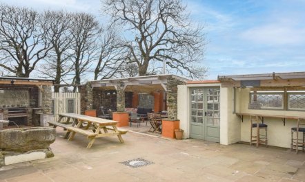 5 Bed in Launceston 2