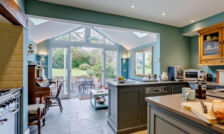 4 Bed in Dorchester 6