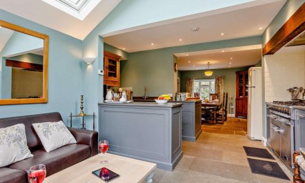 4 Bed in Dorchester 1