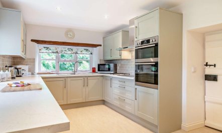 4 Bed in Bridport 7