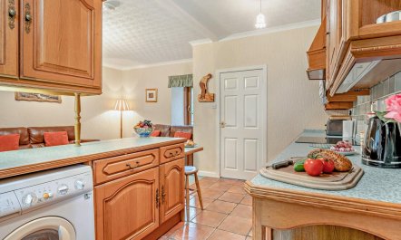 2 Bed in Lasswade 4