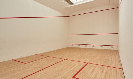 8 Bed in Kington 3