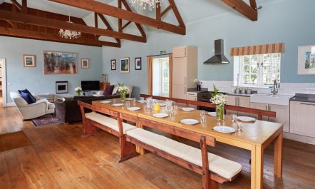 8 Bed in Kington 5