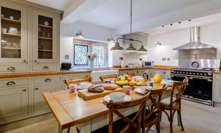 5 Bed in Ashbourne 2