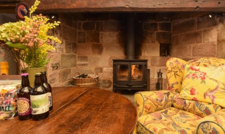 5 Bed in Middle Mayfield 5