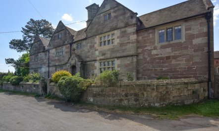 5 Bed in Middle Mayfield