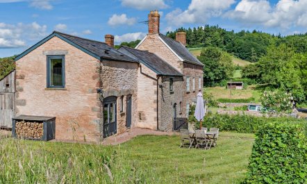 2 Bed in Hope Mansell 5