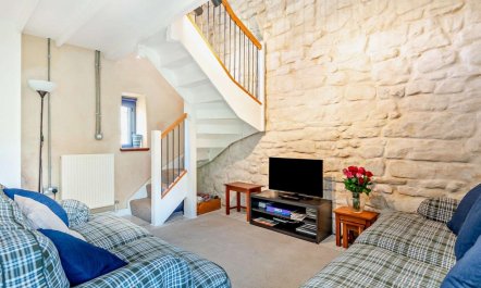 2 Bed in Hope Mansell 8