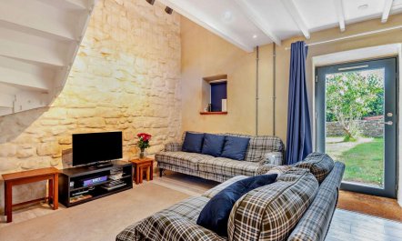 2 Bed in Hope Mansell 1