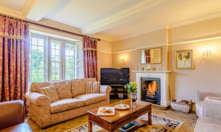 5 Bed in Harrogate 1