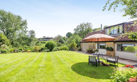 2 Bed in Beaminster 1