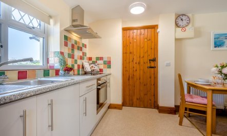 1 Bed in Bude 6