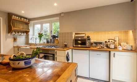 2 Bed in Lymington 2