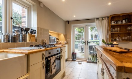 2 Bed in Lymington 1