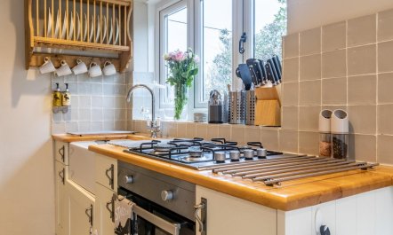 2 Bed in Lymington 3