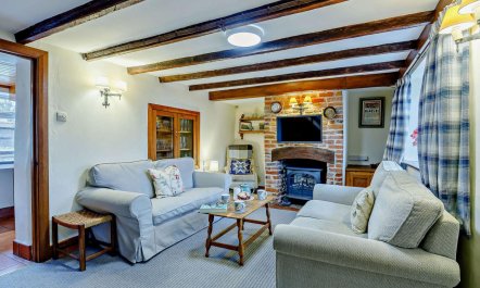 4 Bed in Brancaster 1