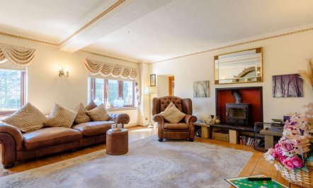 4 Bed in Chesterfield 4