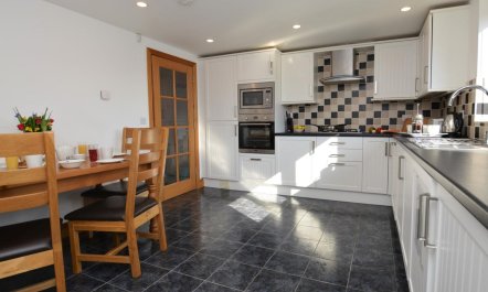 5 Bed in Bridport 9