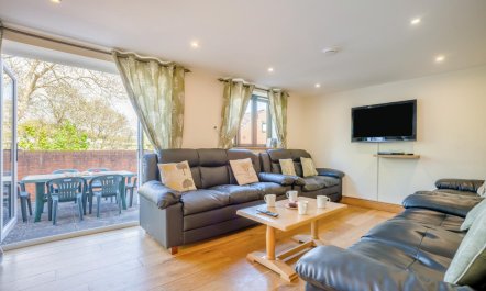 5 Bed in Bridport