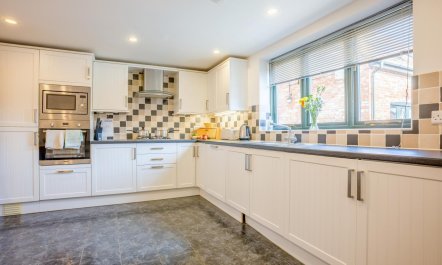 5 Bed in Bridport 3