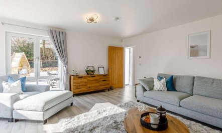 4 Bed in Holsworthy 2