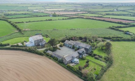 4 Bed in Port Isaac 4