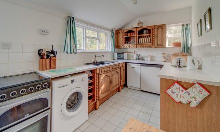 3 Bed in Godshill 5