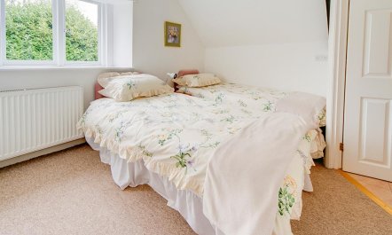 3 Bed in Godshill 3
