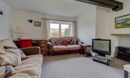 3 Bed in Godshill 1