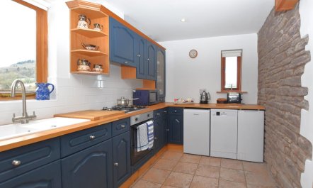 1 Bed in Abergavenny 9