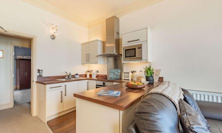 2 Bed in Tenby 6