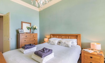 2 Bed in Tenby 9