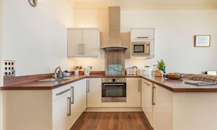 2 Bed in Tenby 4